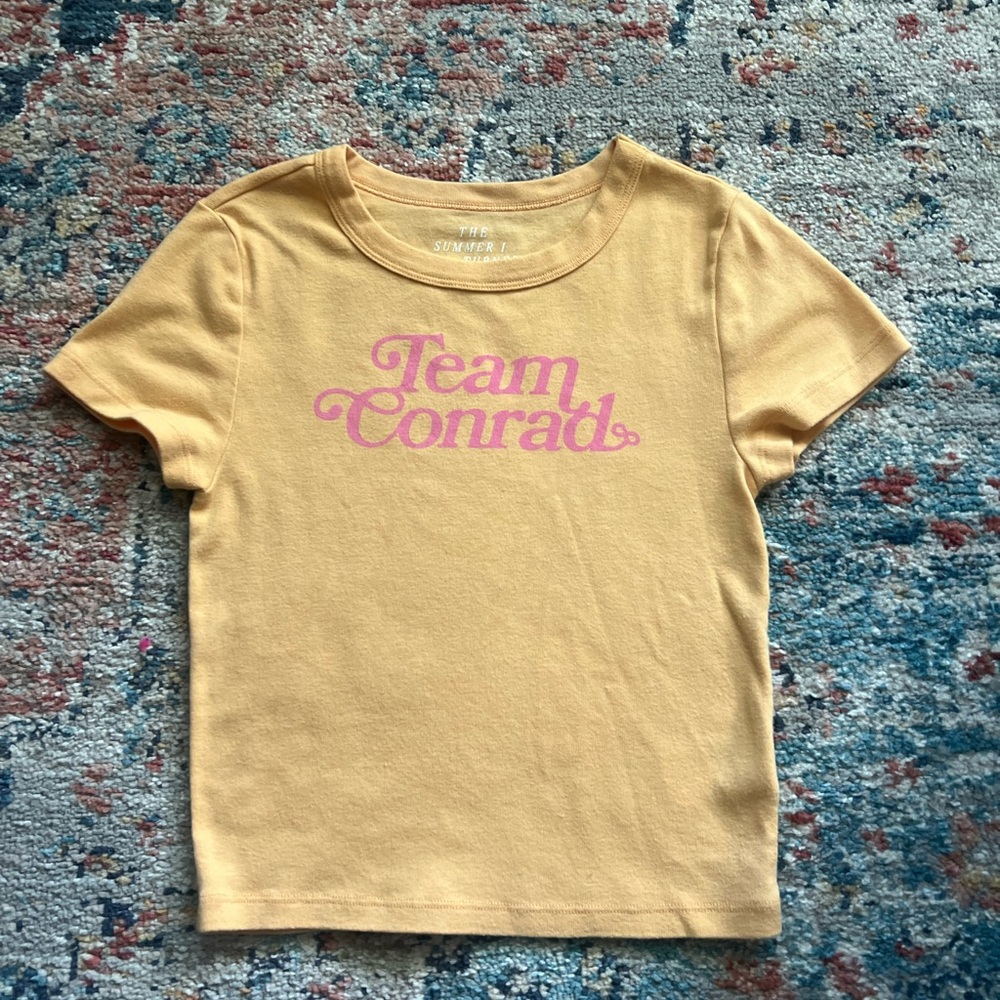 American Eagle x The Summer I Turned Pretty Team Conrad Orange Tshirt Size Small